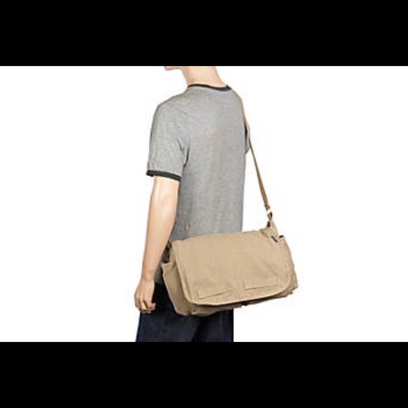 Messenger Bag by Everest in Black with Painted Owl - Picture 5 of 5